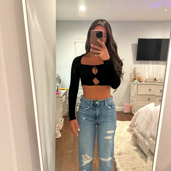 Urban Outfitters Long Sleeve Cut out Crop Top - Picture 2 of 5